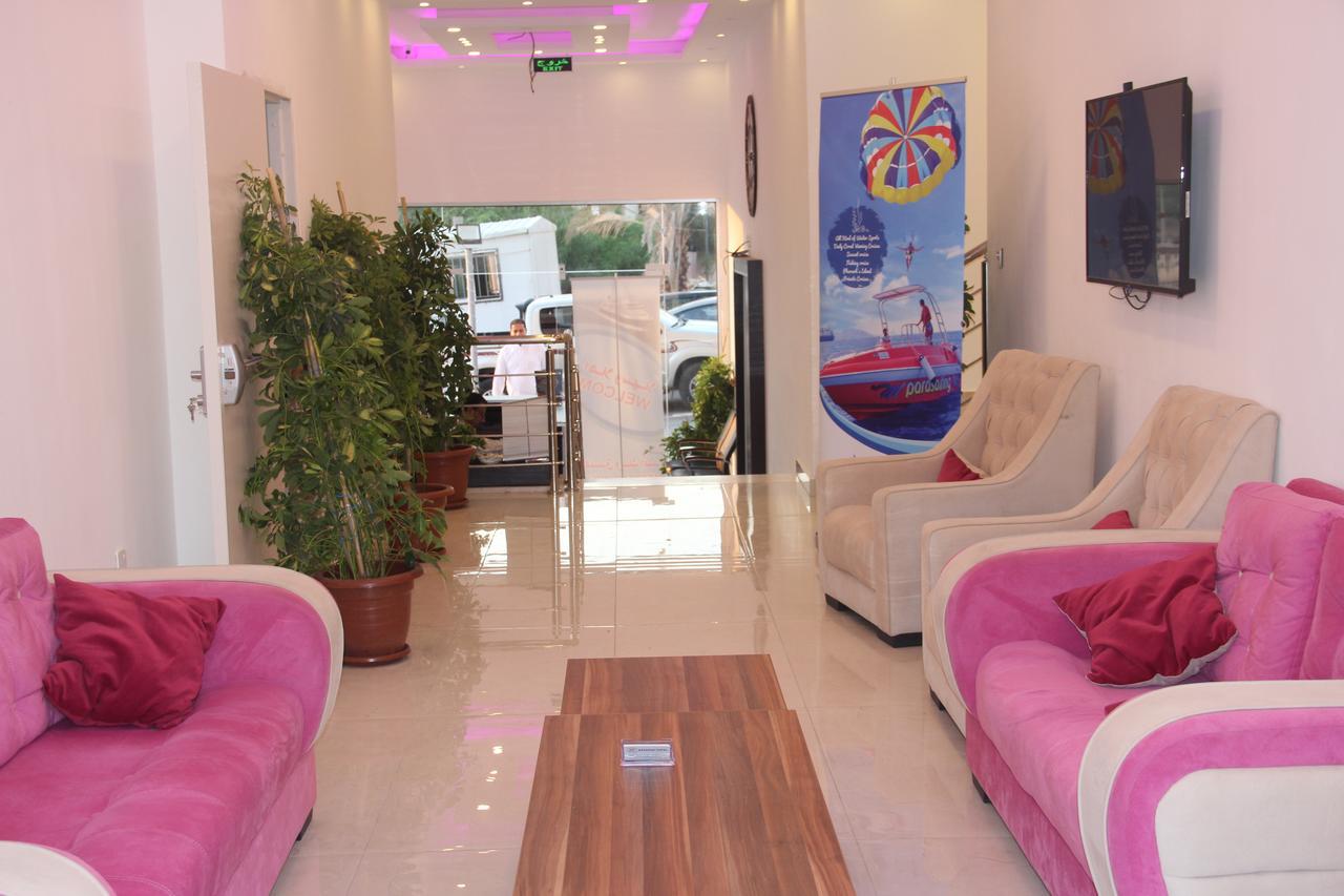 Weekend Hotel Акаба Екстериор снимка
