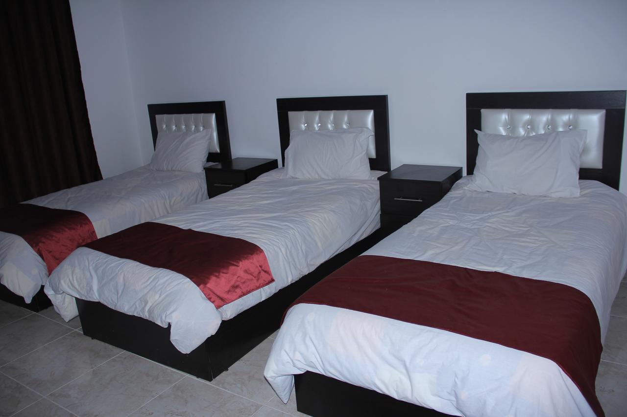 Weekend Hotel Акаба Екстериор снимка