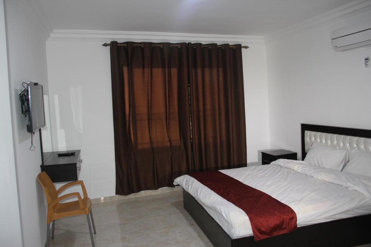 Weekend Hotel Акаба Екстериор снимка