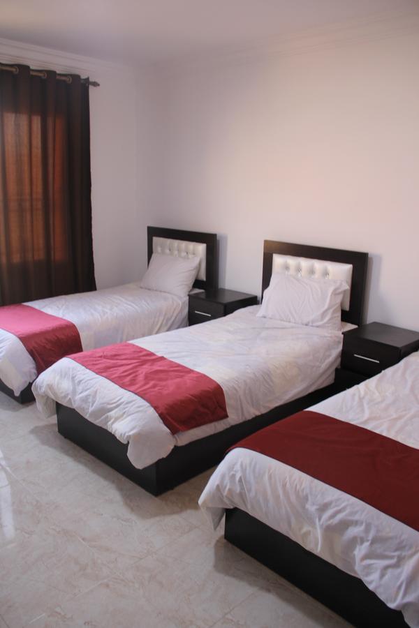Weekend Hotel Акаба Екстериор снимка