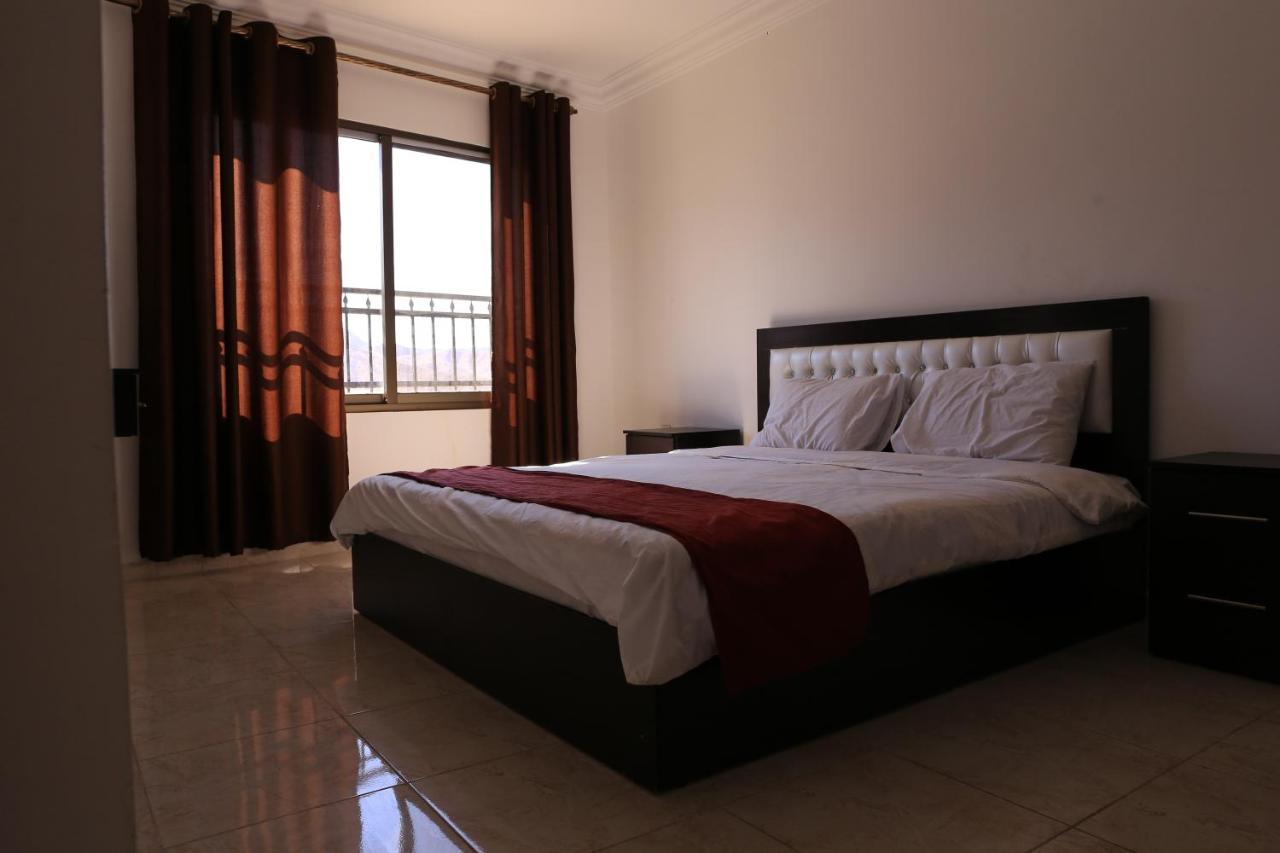 Weekend Hotel Акаба Екстериор снимка