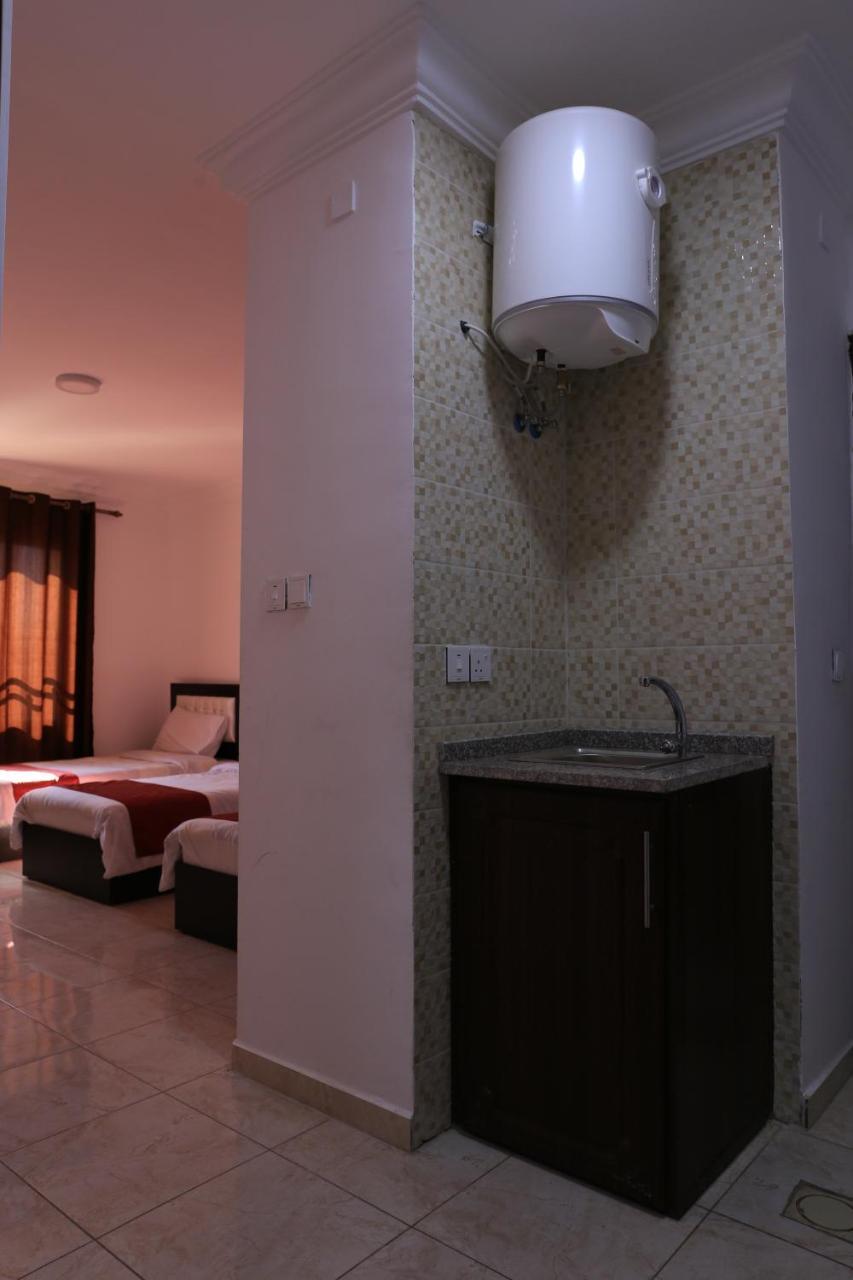 Weekend Hotel Акаба Екстериор снимка